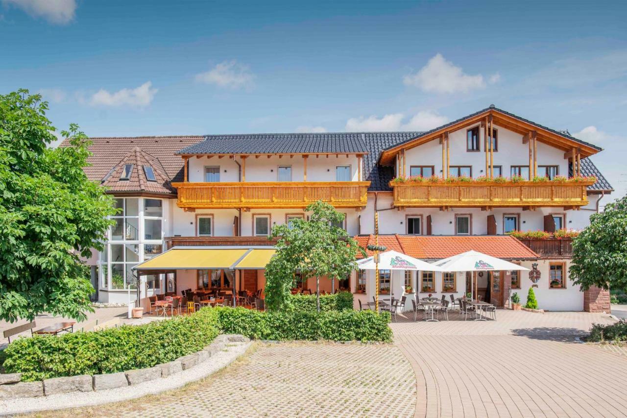Gasthof Zur Burg Hotell Ewattingen Exteriör bild